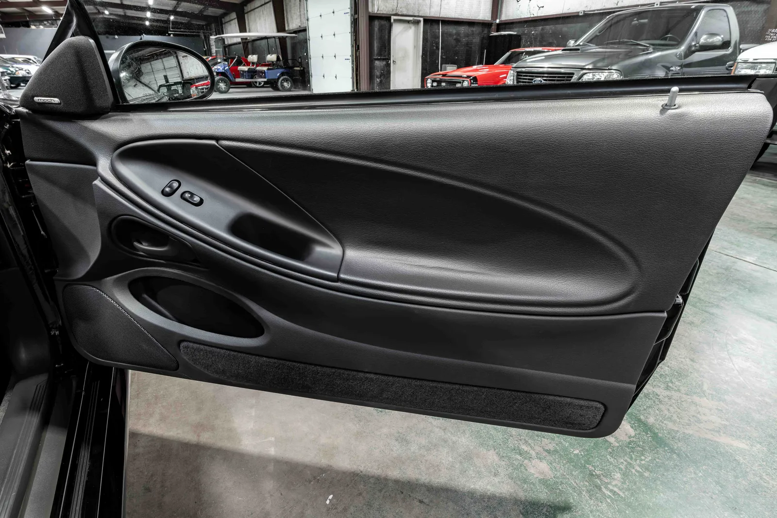 14_ 2004-Ford-Mach1-Black-140791-50.jpg